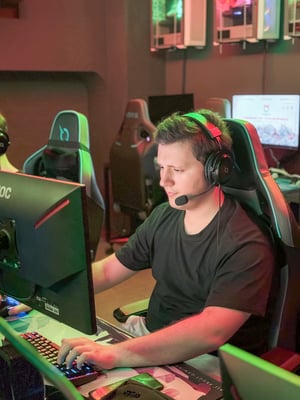 CS2 Showdown: Presented by Old Spice & Pringles