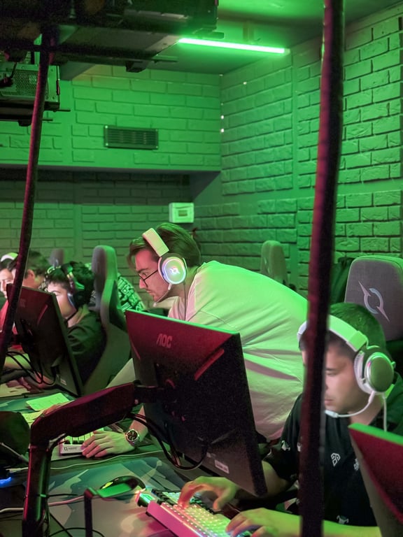CS2 Showdown: Presented by Old Spice & Pringles
