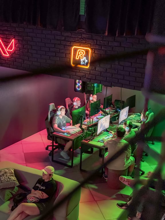 CS2 Showdown: Presented by Old Spice & Pringles