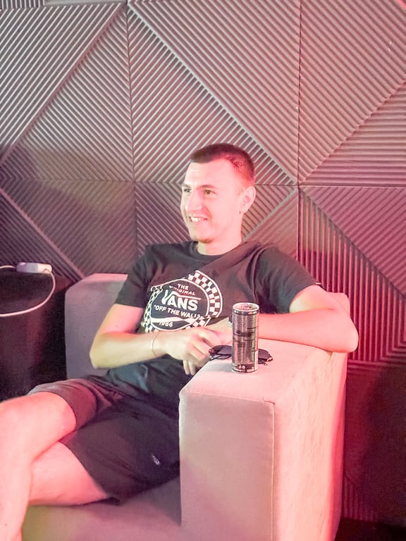 CS2 Showdown: Presented by Old Spice & Pringles