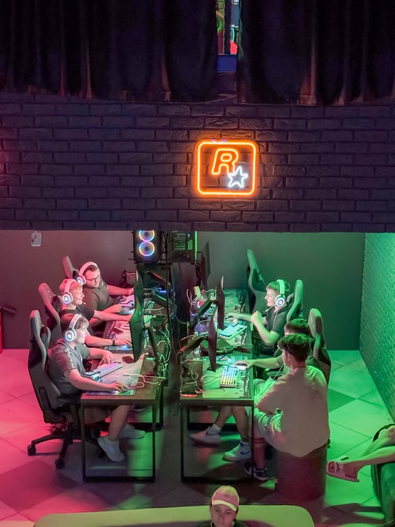CS2 Showdown: Presented by Old Spice & Pringles